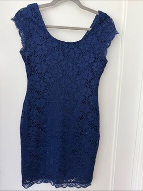 Cap-Sleeve Lace Mini Dress in Navy
